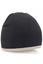 Two-tone pull-on beanie